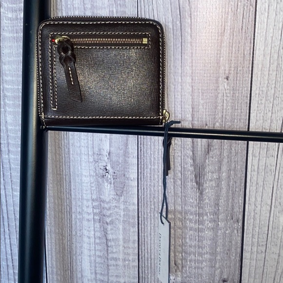 NWT- Dooney & Bourke Small Saffiano Zip Around Wallet, Brown Tmoro - Picture 3 of 8